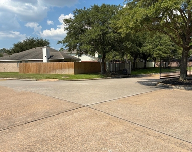 3310 Manor Tree Lane - Photo Thumbnail 37