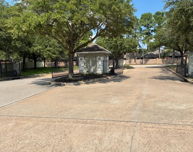 3310 Manor Tree Lane - Photo Thumbnail 36