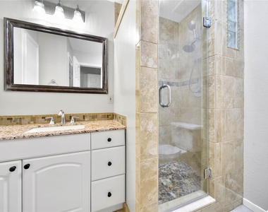 307 Lawrence Street - Photo Thumbnail 16