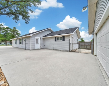 307 Lawrence Street - Photo Thumbnail 24