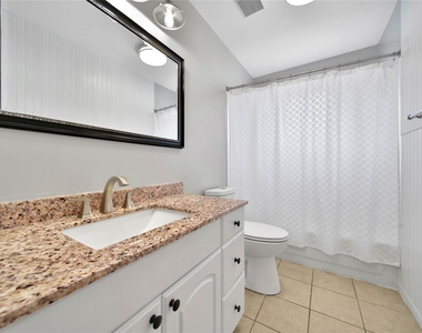 307 Lawrence Street - Photo Thumbnail 18