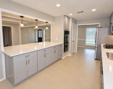 12034 Meadowdale Drive - Photo Thumbnail 7