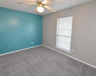 12034 Meadowdale Drive - Photo Thumbnail 14