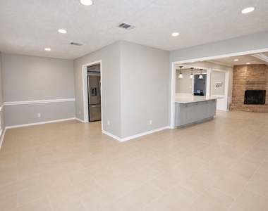 12034 Meadowdale Drive - Photo Thumbnail 4