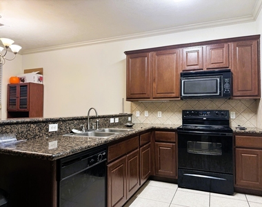 107 Forest Drive - Photo Thumbnail 3