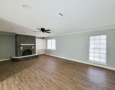 6109 Arthington Street - Photo Thumbnail 9