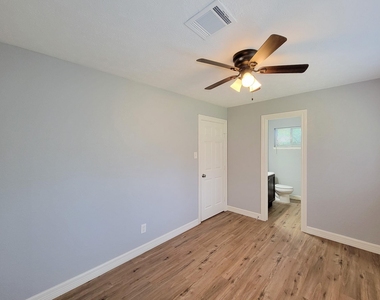 6109 Arthington Street - Photo Thumbnail 27