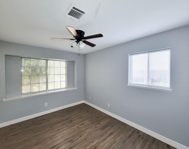 6109 Arthington Street - Photo Thumbnail 24