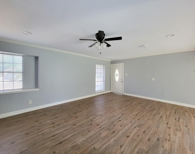 6109 Arthington Street - Photo Thumbnail 13