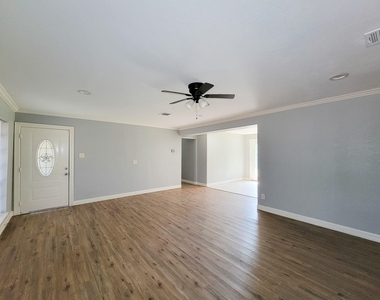 6109 Arthington Street - Photo Thumbnail 12