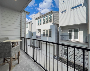 5823 Fairdale Lane - Photo Thumbnail 15