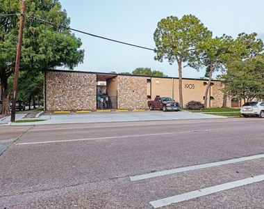 1903 Commonwealth Street - Photo Thumbnail 17