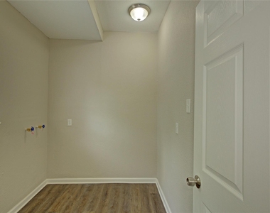 5406 Bataan Road - Photo Thumbnail 27