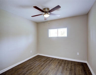 5406 Bataan Road - Photo Thumbnail 12