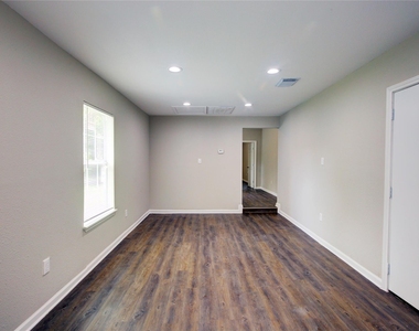 5406 Bataan Road - Photo Thumbnail 10