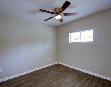 5406 Bataan Road - Photo Thumbnail 14