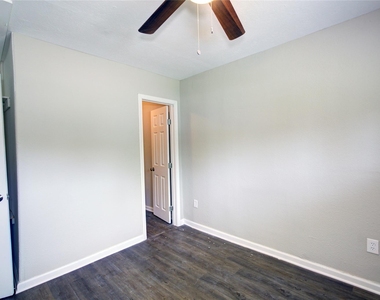 5406 Bataan Road - Photo Thumbnail 13