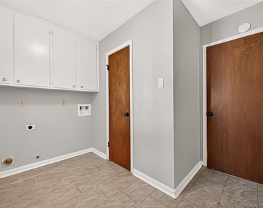 11710 N Petersham Drive - Photo Thumbnail 26