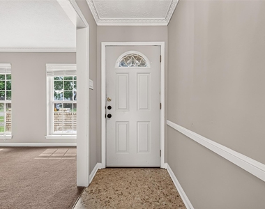 11710 N Petersham Drive - Photo Thumbnail 2
