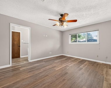 11710 N Petersham Drive - Photo Thumbnail 28