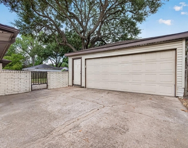 11710 N Petersham Drive - Photo Thumbnail 41