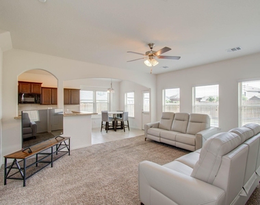 5515 Bayleys Court - Photo Thumbnail 15