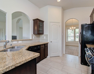 5515 Bayleys Court - Photo Thumbnail 9