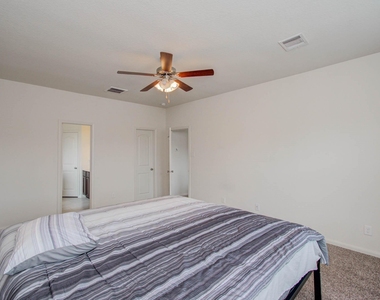 5515 Bayleys Court - Photo Thumbnail 20