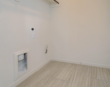 5515 Bayleys Court - Photo Thumbnail 18
