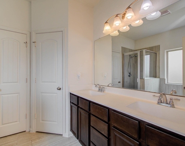 5515 Bayleys Court - Photo Thumbnail 22