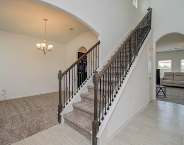 5515 Bayleys Court - Photo Thumbnail 4