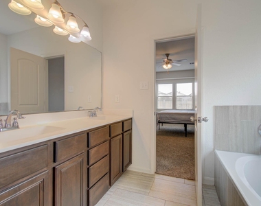 5515 Bayleys Court - Photo Thumbnail 24