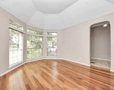 4615 Jaymar Drive - Photo Thumbnail 5