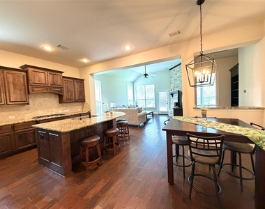 175 Oarwood Place - Photo Thumbnail 7