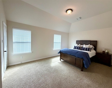 175 Oarwood Place - Photo Thumbnail 24