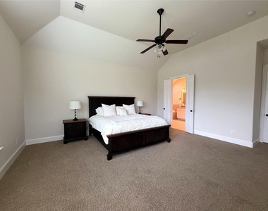 175 Oarwood Place - Photo Thumbnail 14