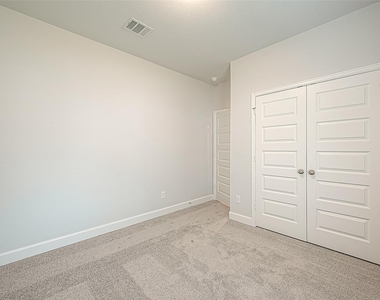 213 Mccrea Court - Photo Thumbnail 26