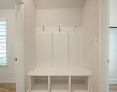 213 Mccrea Court - Photo Thumbnail 20
