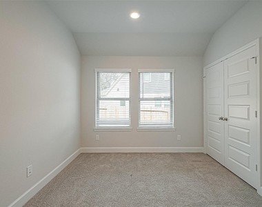 213 Mccrea Court - Photo Thumbnail 4