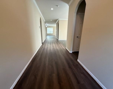 10 Quillwood Place - Photo Thumbnail 1