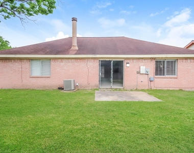 2710 Village Court - Photo Thumbnail 14
