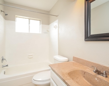 2710 Village Court - Photo Thumbnail 11