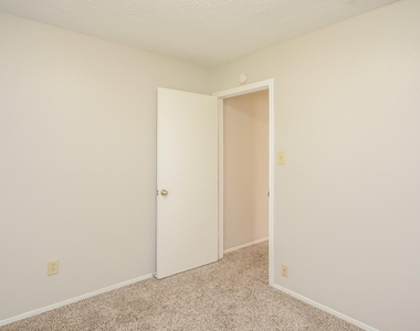 2710 Village Court - Photo Thumbnail 8