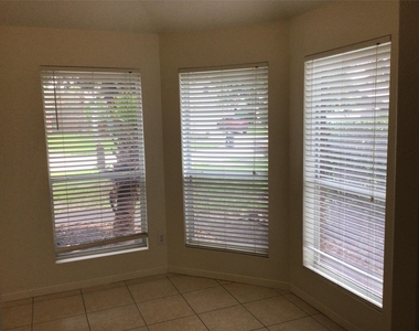 24319 Ayscough Lane - Photo Thumbnail 3