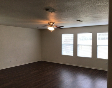 24319 Ayscough Lane - Photo Thumbnail 4