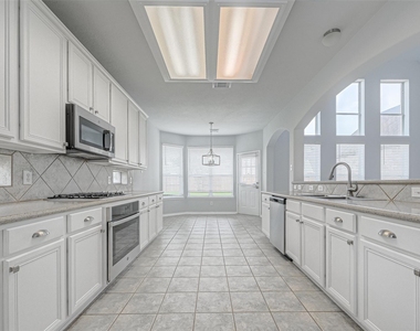 9519 Stone Terrace Court - Photo Thumbnail 16