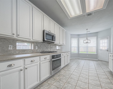 9519 Stone Terrace Court - Photo Thumbnail 17