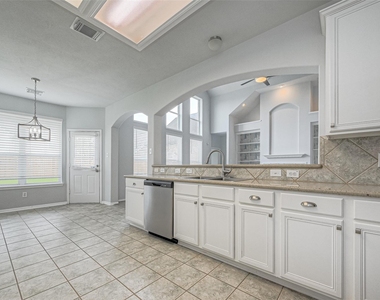 9519 Stone Terrace Court - Photo Thumbnail 18