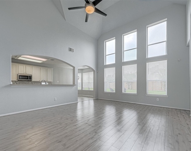 9519 Stone Terrace Court - Photo Thumbnail 14