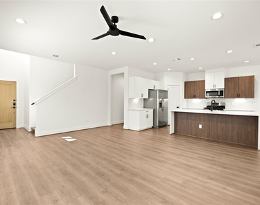 2708 Sunrise Breeze Drive - Photo Thumbnail 5